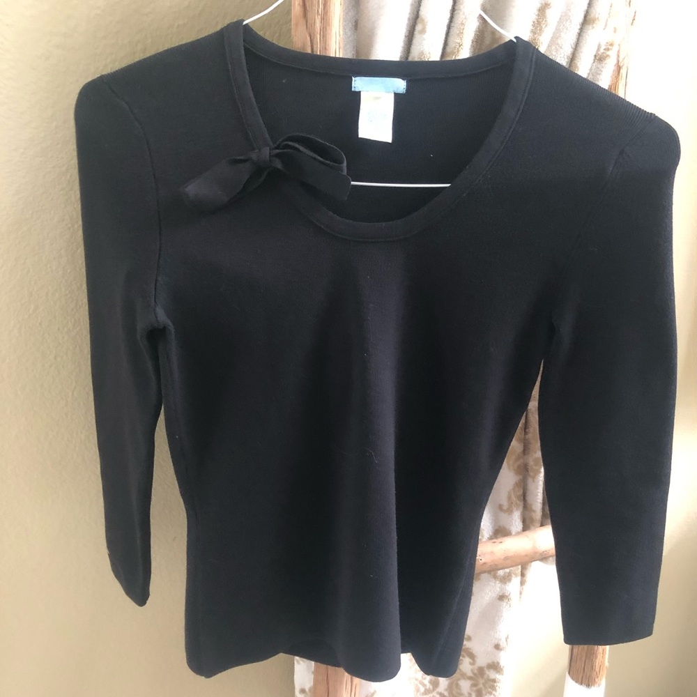 Black fitted scoop neck Urchin sweater